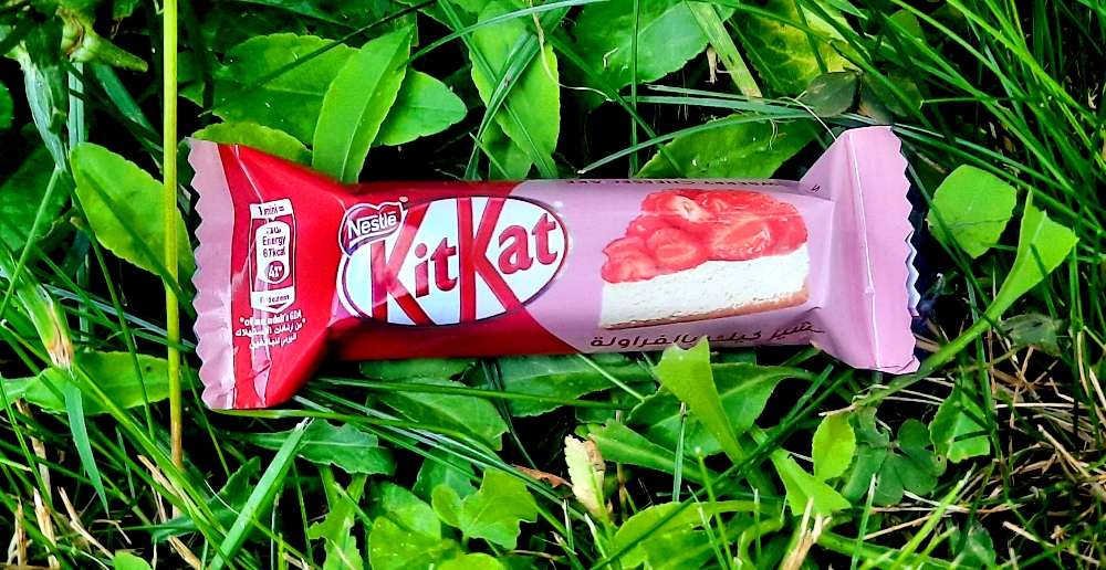 KitKat Senses Strawberry Cheese Cake
